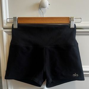 Alo Spandex - "alsoft aura shorts" XS in black